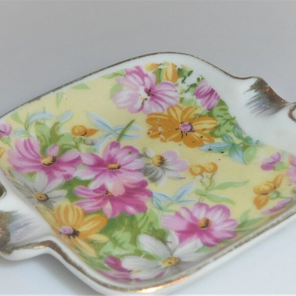 DAINTY Royal Crown ASHTRAY Boudoir Antique Ashtray Ceramic Ashtray Dresser Set - Picture 1 of 6